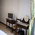 מלון Du Pont Vieux 3*