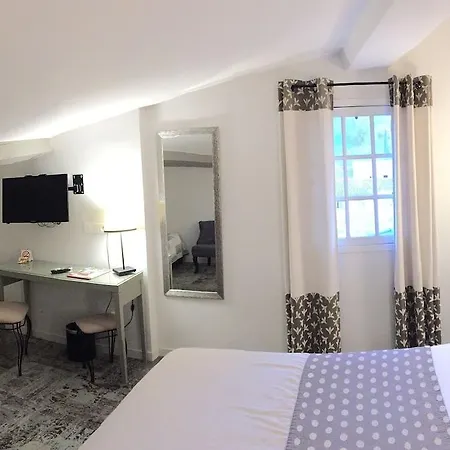 Hotel Du Pont Vieux 3*