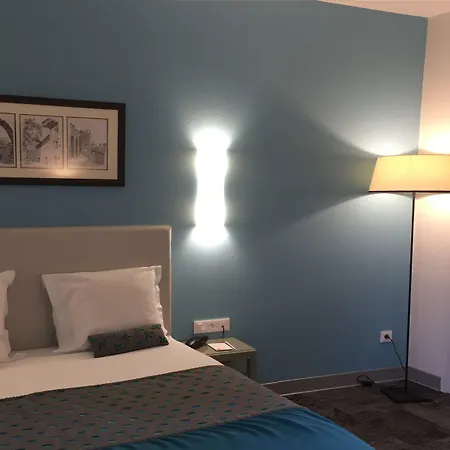 Du Pont Vieux, Au Pied De La Cité Hotel