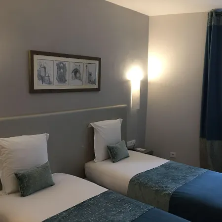 Du Pont Vieux, Au Pied De La Cité 3*