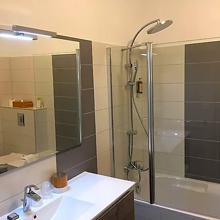 Du Pont Vieux Hotel 3*
