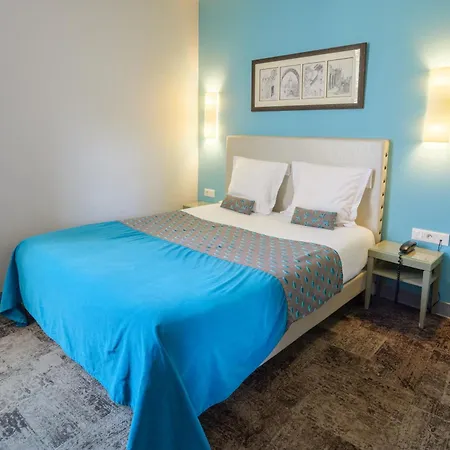 Du Pont Vieux, Au Pied De La Cite 호텔 3*