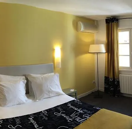 Du Pont Vieux, Au Pied De La Cité 3*