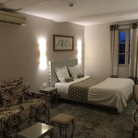 Du Pont Vieux 3*